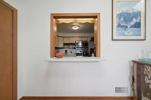 Kitchen - 567 Happ Rd, Northfield, IL 60093 photo 1 of 5