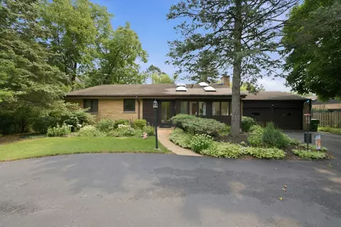 Exterior - 567 Happ Rd, Northfield, IL 60093 photo 3 of 7