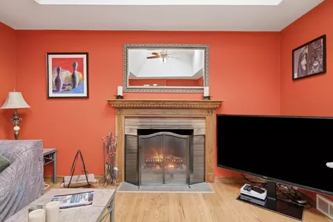 Living - 567 Happ Rd, Northfield, IL 60093 photo 2 of 2