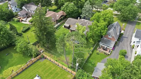 View/Area - 567 Happ Rd, Northfield, IL 60093 photo 3 of 5