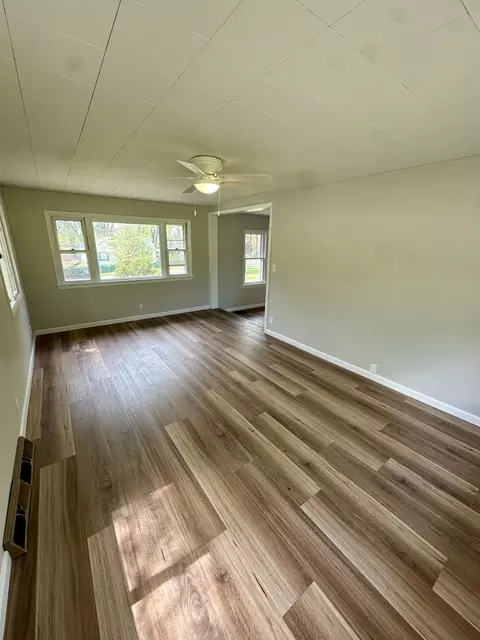 Living - 35397 N 1st Ave, Ingleside, IL 60041 photo 6 of 8