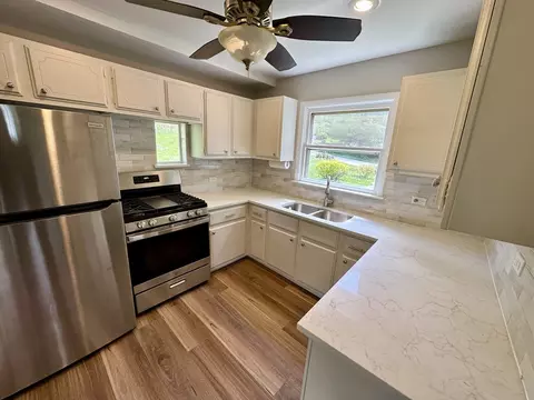 Kitchen - 35397 N 1st Ave, Ingleside, IL 60041 photo 1 of 1
