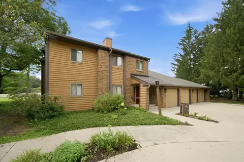 Exterior - 650 Waverly Dr #D, Elgin, IL 60120 photo 2 of 9