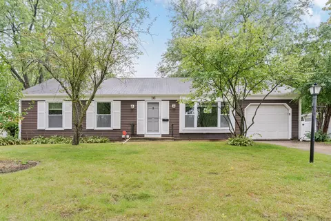 16 Somerset Rd, Montgomery, IL 60538