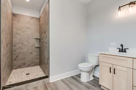 Bath - 2080 Waters Edge Dr, Minooka, IL 60447 photo 3 of 4