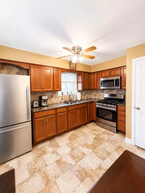 Kitchen - 116 N May St, Addison, IL 60101 photo 1 of 1