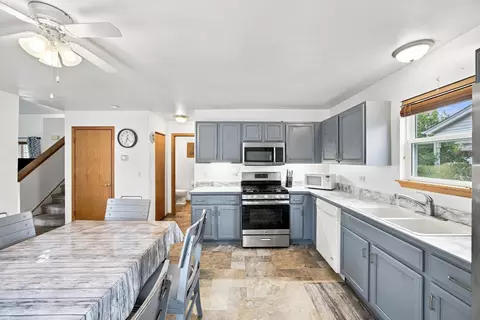 Kitchen - 5712 Arbor Falls Ct, Plainfield, IL 60586 photo 2 of 4