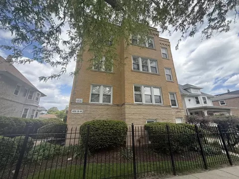 4856 W Warner Ave #2N, Chicago, IL 60641
