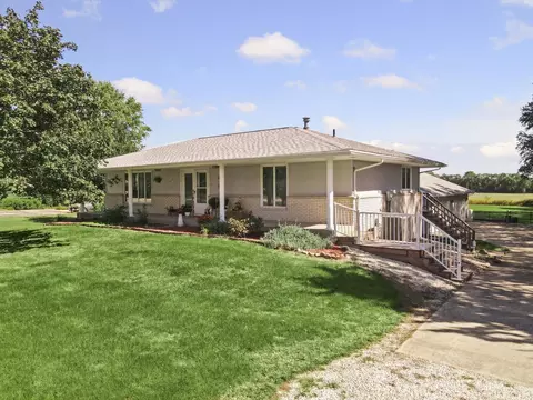 1101 Stockholm Rd, Paxton, IL 60957