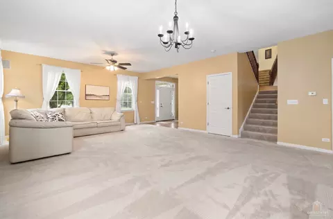 Living - 3051 Bridgeham St, Elgin, IL 60124 photo 1 of 5