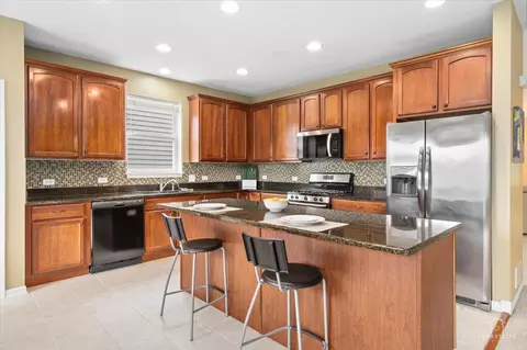 Kitchen - 3051 Bridgeham St, Elgin, IL 60124 photo 2 of 5