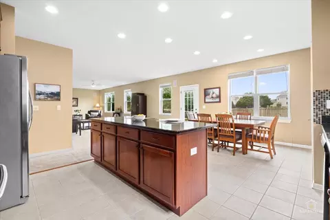 Kitchen - 3051 Bridgeham St, Elgin, IL 60124 photo 5 of 5