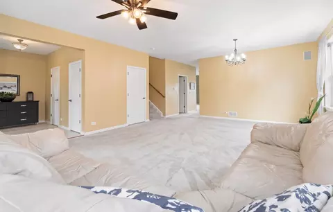 Living - 3051 Bridgeham St, Elgin, IL 60124 photo 3 of 5