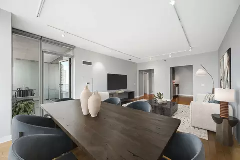 Dining - 8 E Randolph St #3202, Chicago, IL 60601 photo 2 of 2