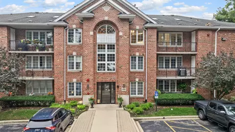 5645 S Cass Ave #301, Westmont, IL 60559