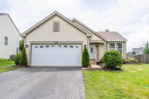 636 Hamilton Ln, North Aurora, IL 60542