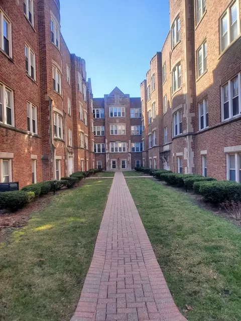 48 N Menard Ave #B-3, Chicago, IL 60644