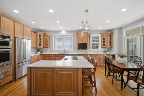 Kitchen - 7 Dunhill Ln, North Barrington, IL 60010 photo 1 of 5