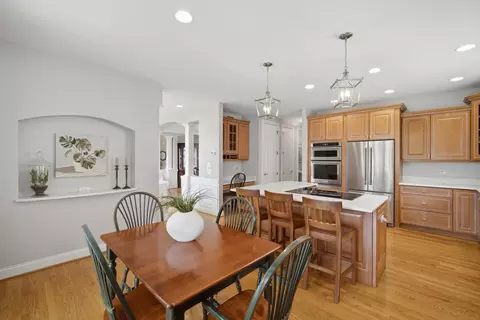Kitchen - 7 Dunhill Ln, North Barrington, IL 60010 photo 4 of 5