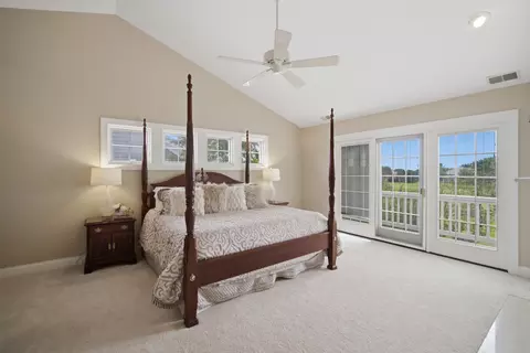 Bedroom - 7 Dunhill Ln, North Barrington, IL 60010 photo 2 of 4