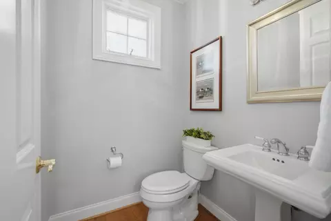 Bath - 7 Dunhill Ln, North Barrington, IL 60010 photo 1 of 6