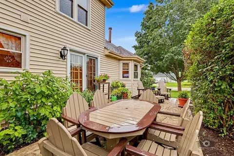Exterior - 1613 Chestnut Hill Rd, Plainfield, IL 60586 photo 3 of 6