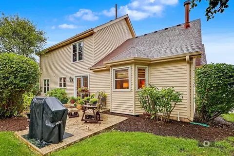 Exterior - 1613 Chestnut Hill Rd, Plainfield, IL 60586 photo 5 of 6