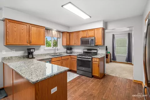 Kitchen - 2704 Crested Butte Trl, Plainfield, IL 60586 photo 1 of 2