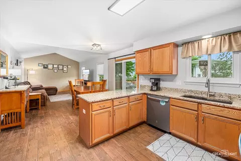 Kitchen - 2704 Crested Butte Trl, Plainfield, IL 60586 photo 2 of 2