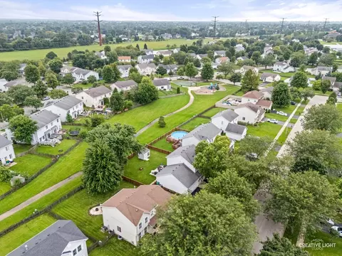 View/Area - 2704 Crested Butte Trl, Plainfield, IL 60586 photo 3 of 4