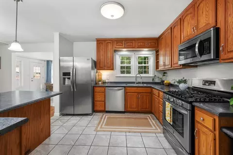 Kitchen - 2324 15th Ave, Moline, IL 61265 photo 4 of 7