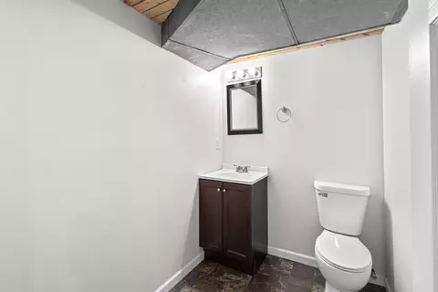 Bath - 2324 15th Ave, Moline, IL 61265 photo 3 of 3