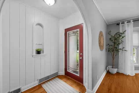 Entry Way - 2324 15th Ave, Moline, IL 61265 photo 1 of 4