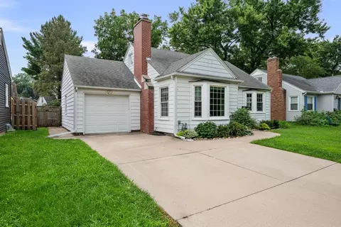 Exterior - 2324 15th Ave, Moline, IL 61265 photo 2 of 10