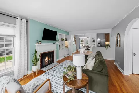 Living - 2324 15th Ave, Moline, IL 61265 photo 5 of 6