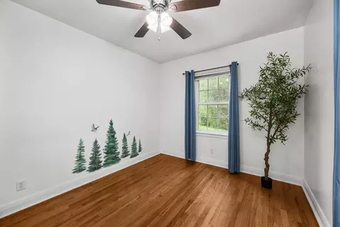 Bedroom - 2324 15th Ave, Moline, IL 61265 photo 3 of 8