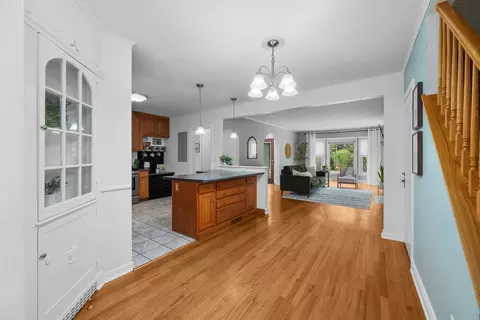 Entry Way - 2324 15th Ave, Moline, IL 61265 photo 3 of 4