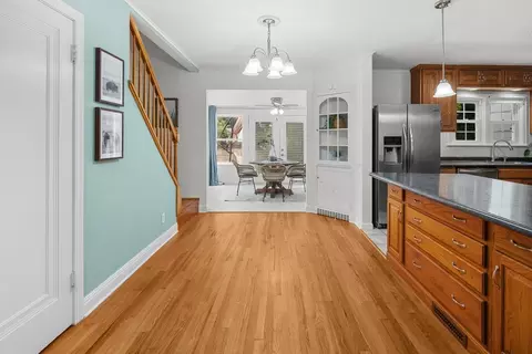 Entry Way - 2324 15th Ave, Moline, IL 61265 photo 2 of 4
