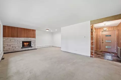 Living - 14545 Laporte Ave, Midlothian, IL 60445 photo 1 of 2