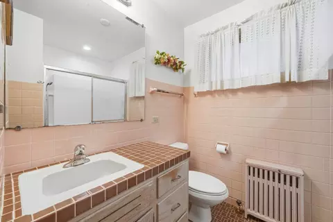 Bath - 14545 Laporte Ave, Midlothian, IL 60445 photo 1 of 2