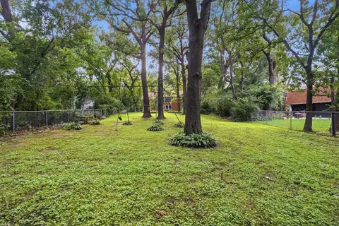 Exterior - 14545 Laporte Ave, Midlothian, IL 60445 photo 6 of 11
