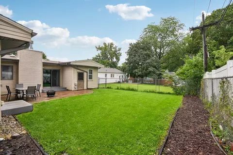 Exterior - 607 Wallace Ave, Morris, IL 60450 photo 3 of 5