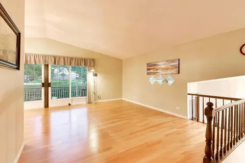 Living - 4500 Sundance Ct, Hoffman Estates, IL 60192 photo 2 of 6