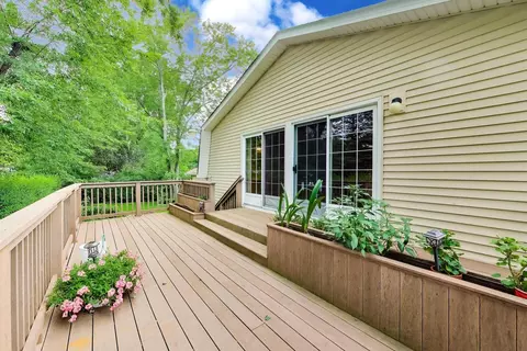 Exterior - 4500 Sundance Ct, Hoffman Estates, IL 60192 photo 5 of 12