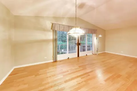 Living - 4500 Sundance Ct, Hoffman Estates, IL 60192 photo 4 of 6