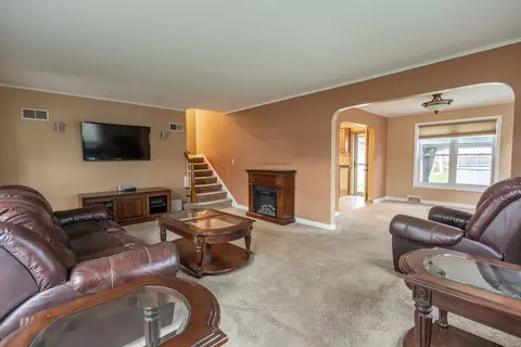 Living - 8024 S Christie Ave, Lyons, IL 60534 photo 2 of 5