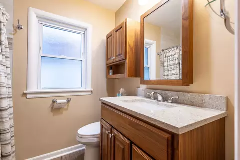 Bath - 8024 S Christie Ave, Lyons, IL 60534 photo 2 of 3