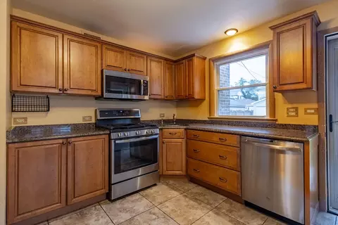 Kitchen - 8024 S Christie Ave, Lyons, IL 60534 photo 2 of 2