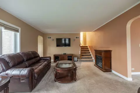 Living - 8024 S Christie Ave, Lyons, IL 60534 photo 3 of 5