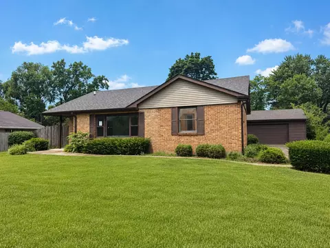 2130 Hawthorne Ln, Waukegan, IL 60087